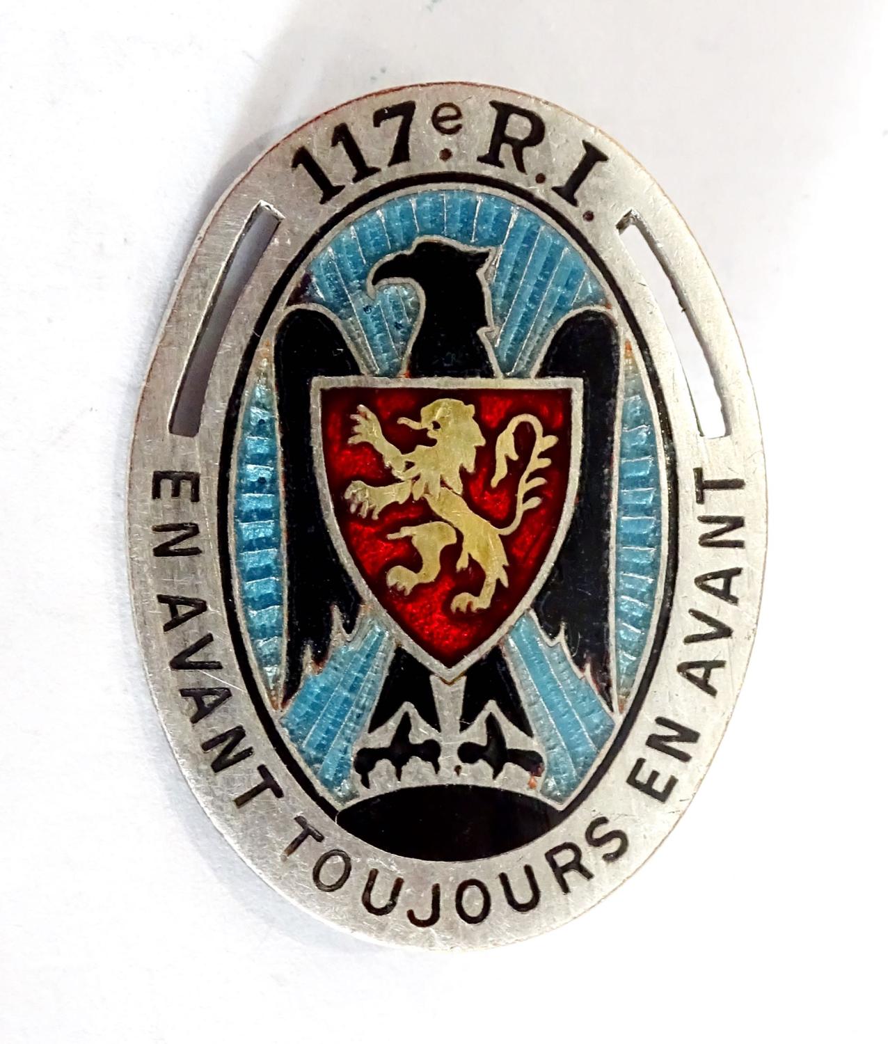 insigne 117&egrave;me R&eacute;giment d&#039;Infanterie  Drago deux pastilles.
