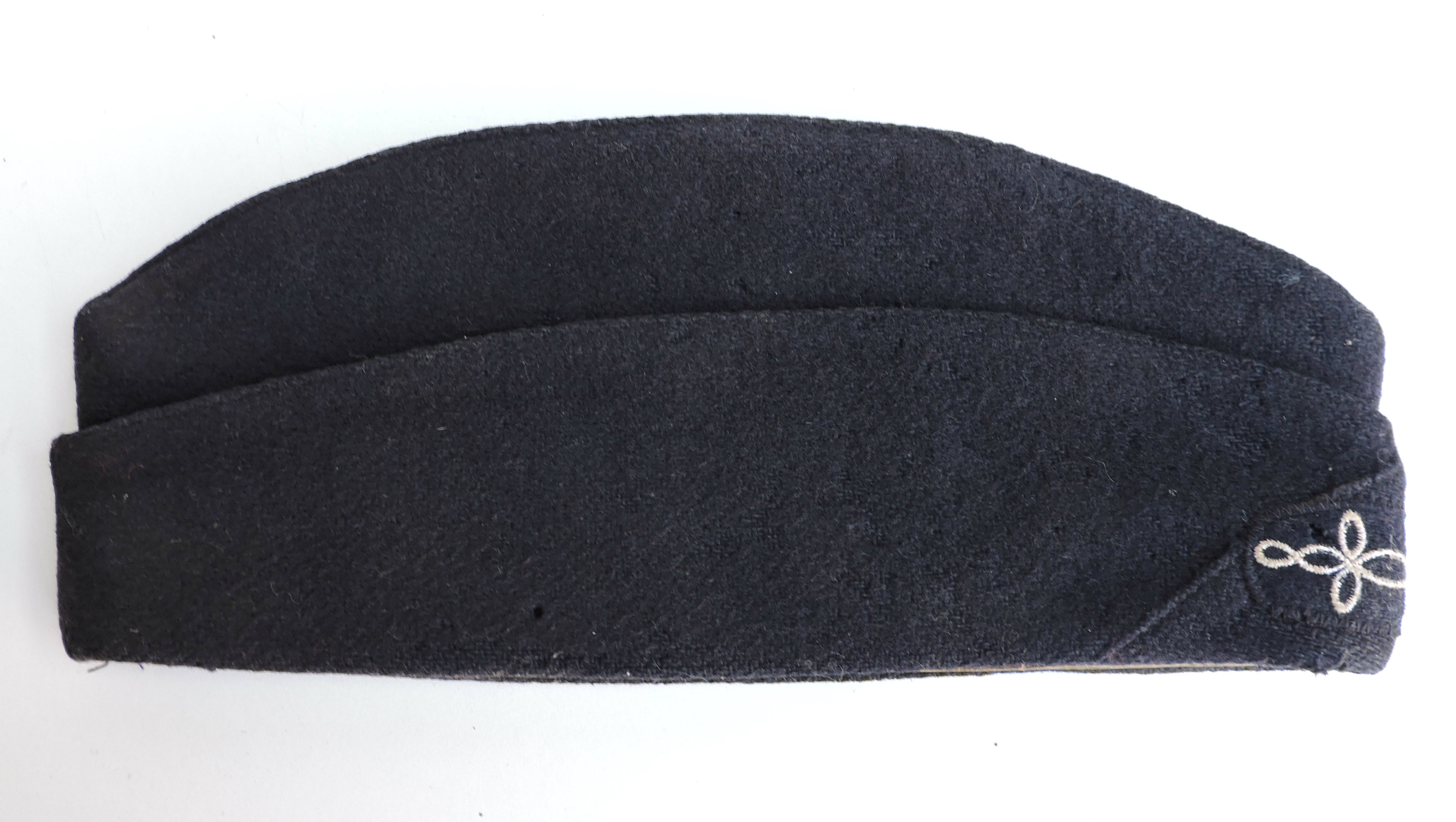 Bonnet de police Mle 57  Hussards  grade de Brigadier-chef