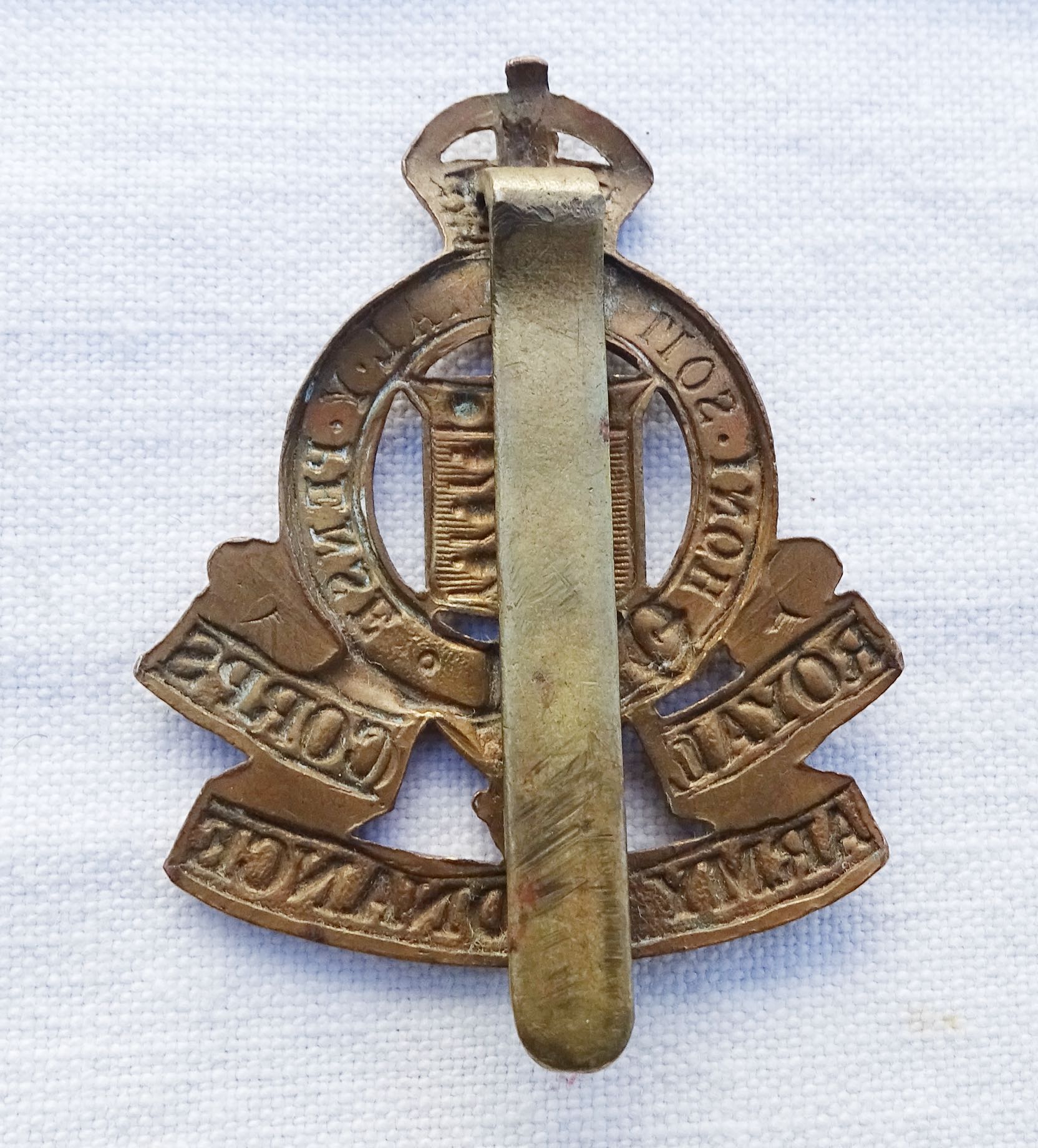 Cap badge Royal Army Ordnance Corps  WW2