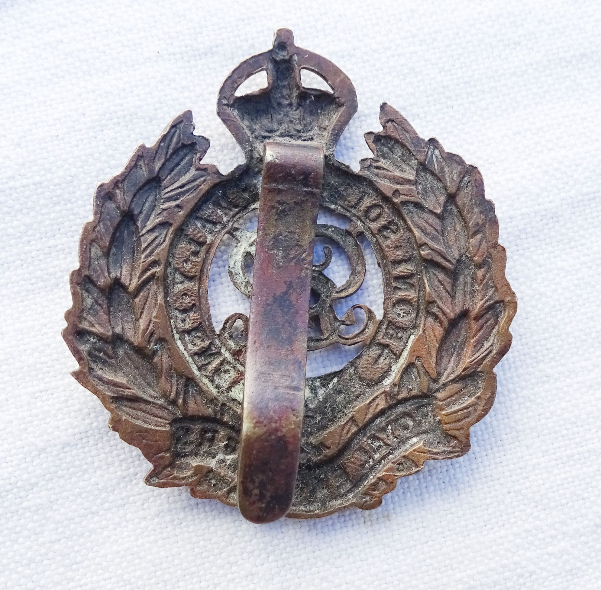 Cap badge Royal Engineers George V  WW1