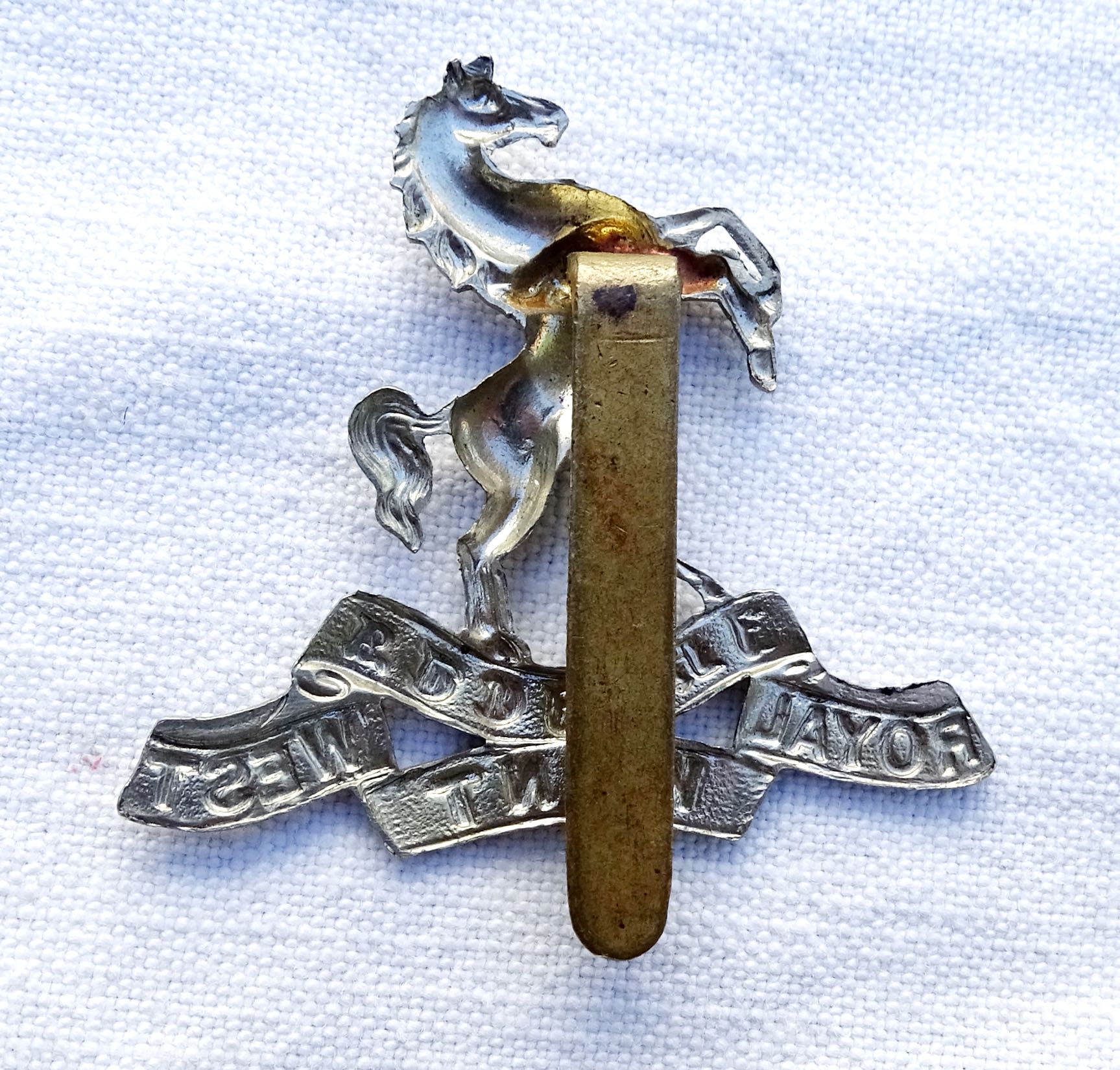 Cap badge The Queen&#039;s Own Royal West Kent regiment   WW2