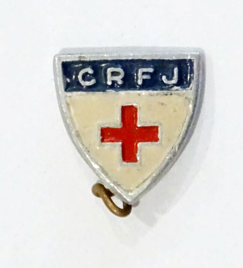 Insigne Croix Rouge Fran&ccedil;aise de la Jeunesse. Augis alu.