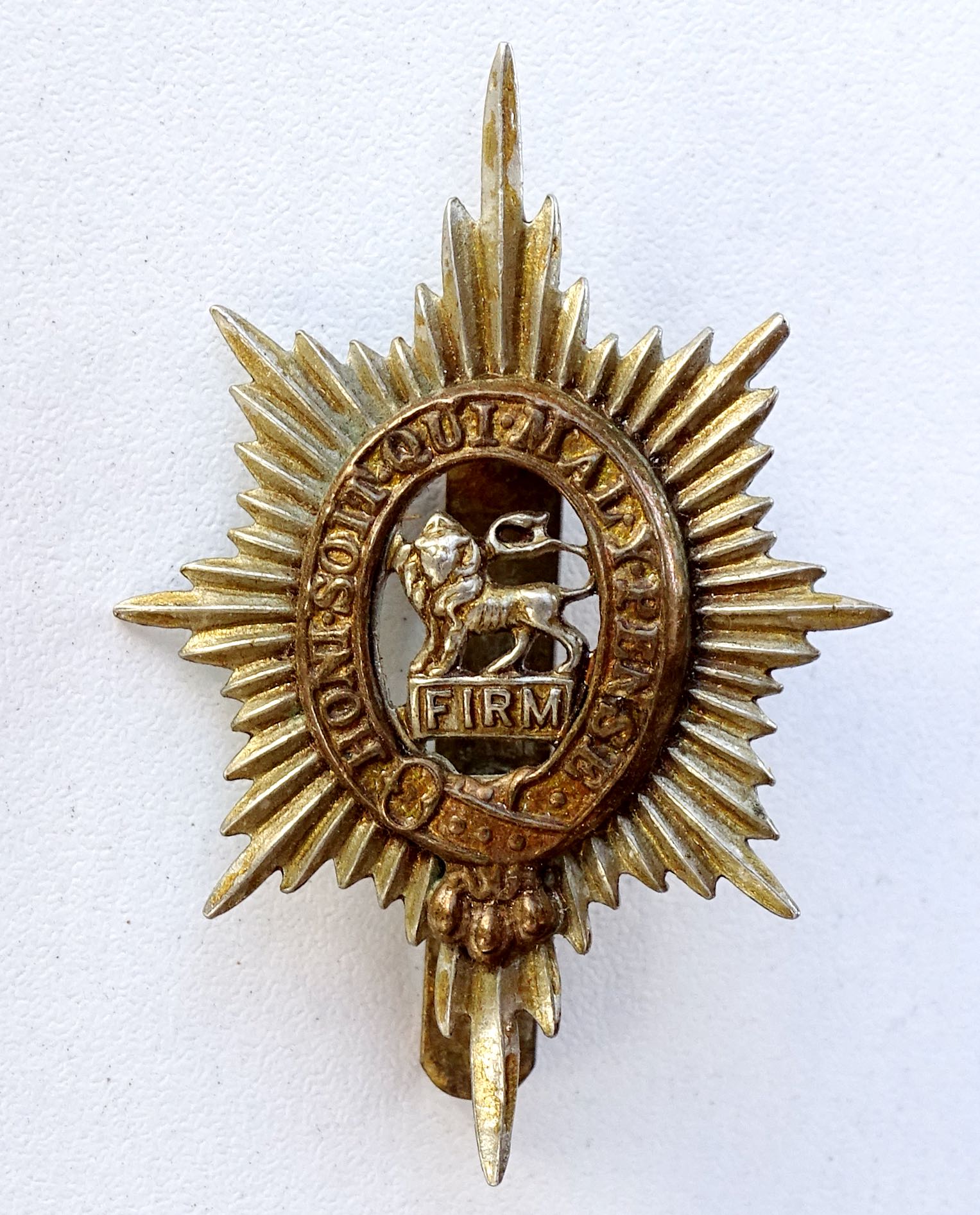 Cap badge Worcestershire Regiment. WW1 / WW2. Bi-metal
