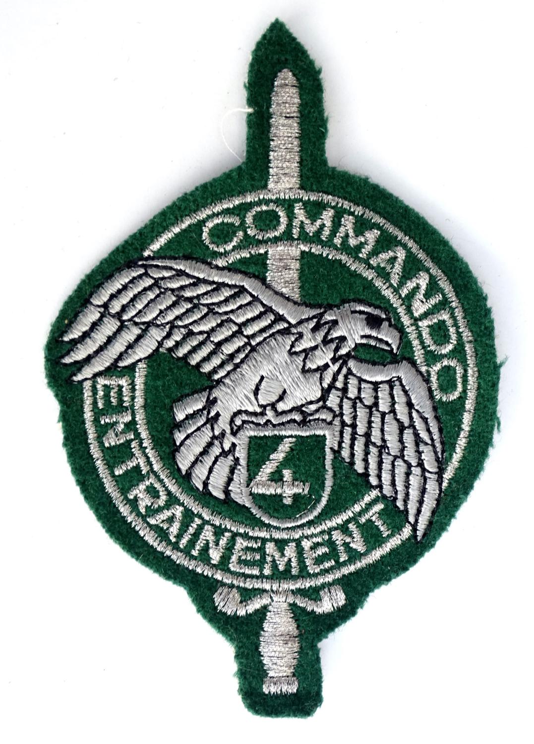 Ecusson Commando Entrainement N&deg;4  Fond vert.