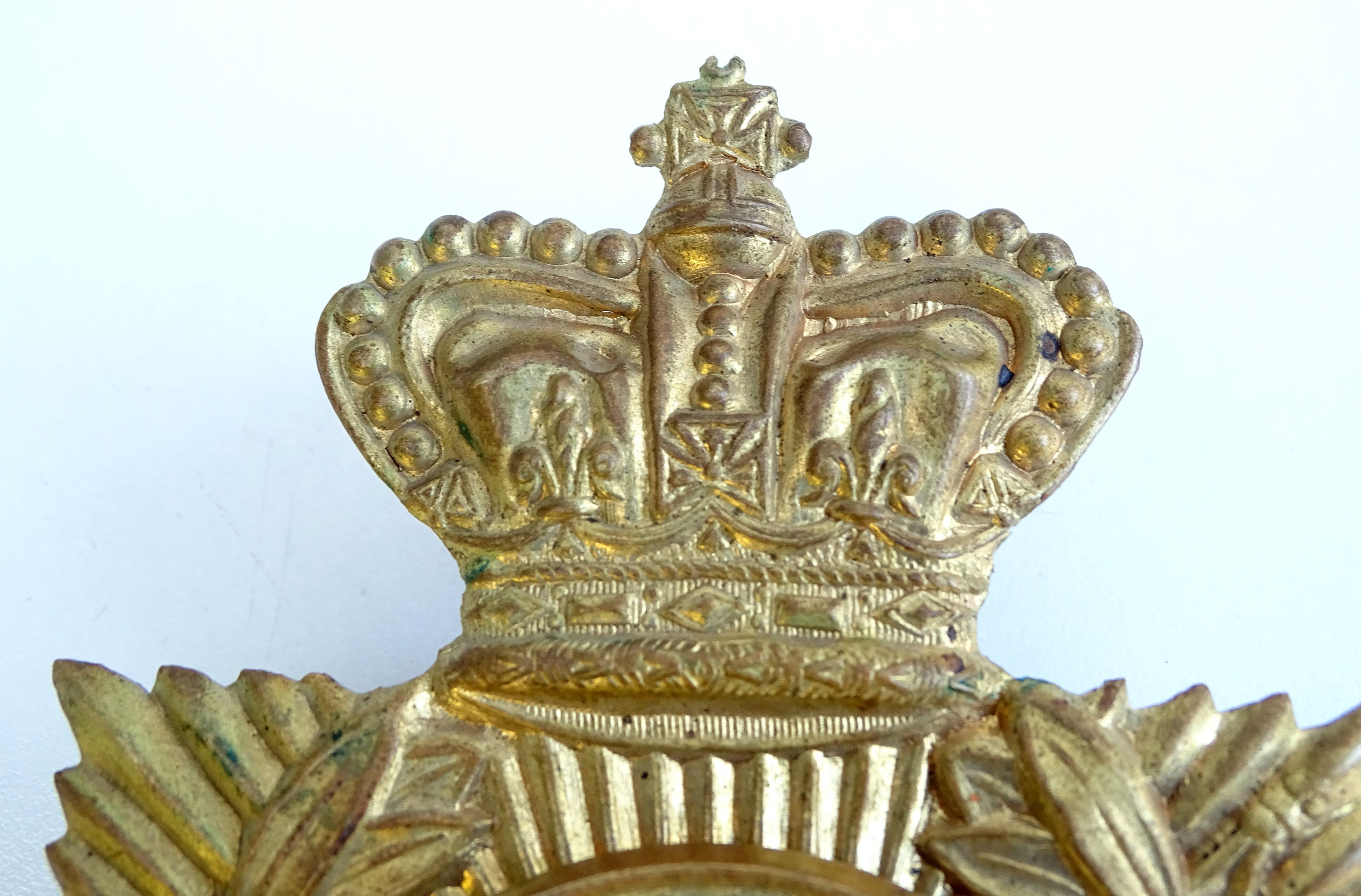 Helmet plate King&#039;s Regiment  Corps of Drums