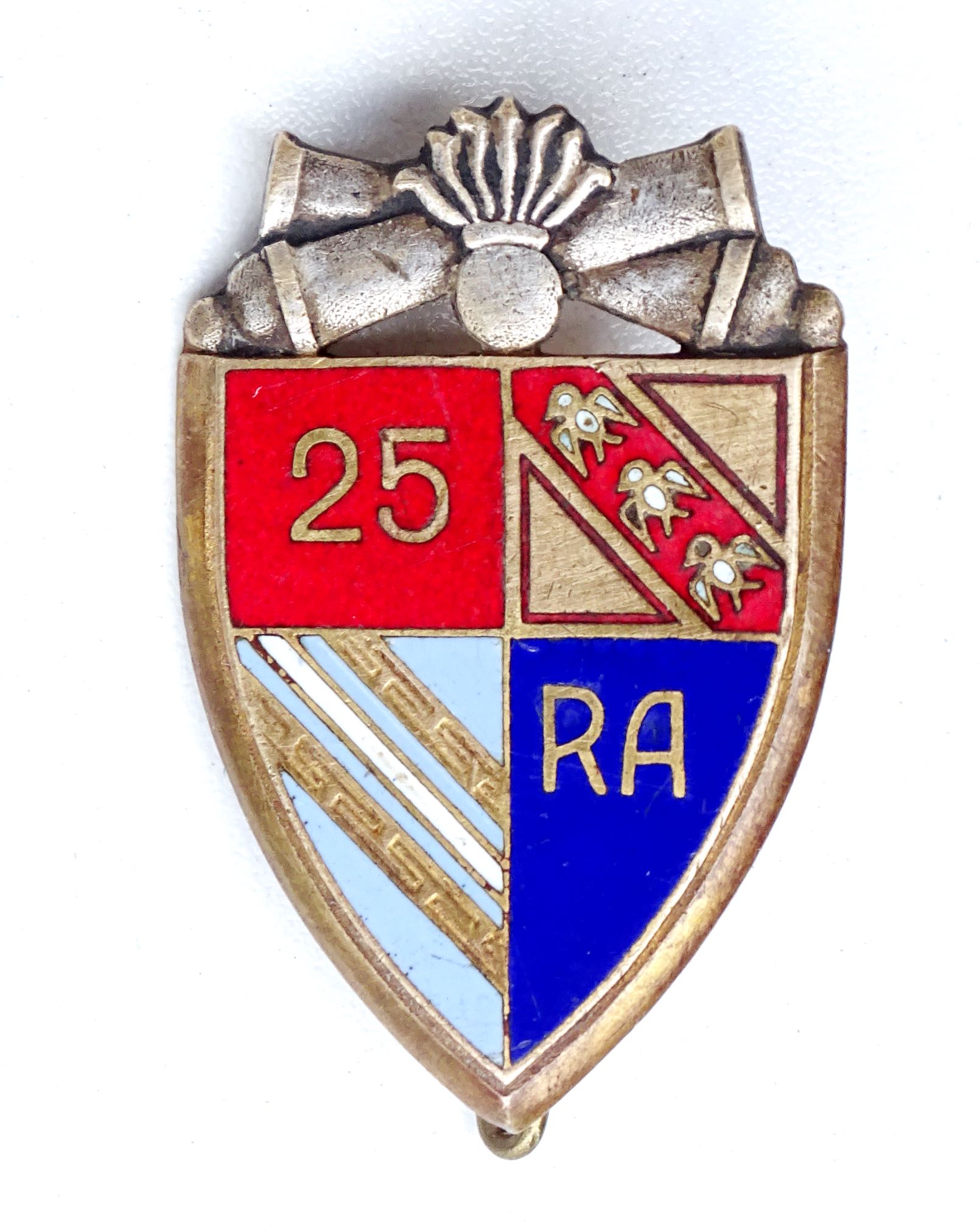 Insigne du 25&deg; R&eacute;giment d&#039;Artillerie  Drago &eacute;mail ANC