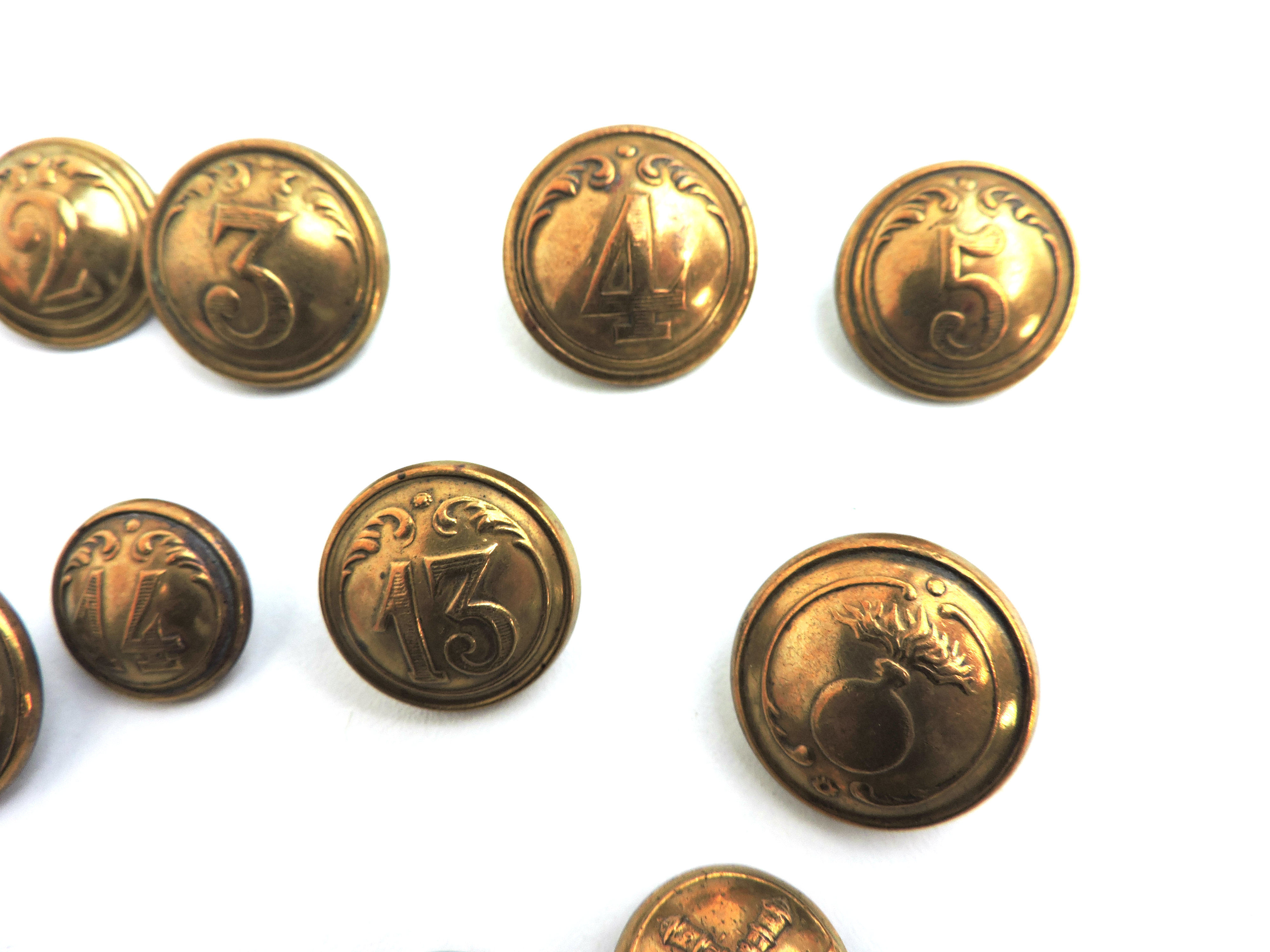 Lot de boutons belges 1&deg; Guerre Mondiale Chasseurs, infanterie et divers