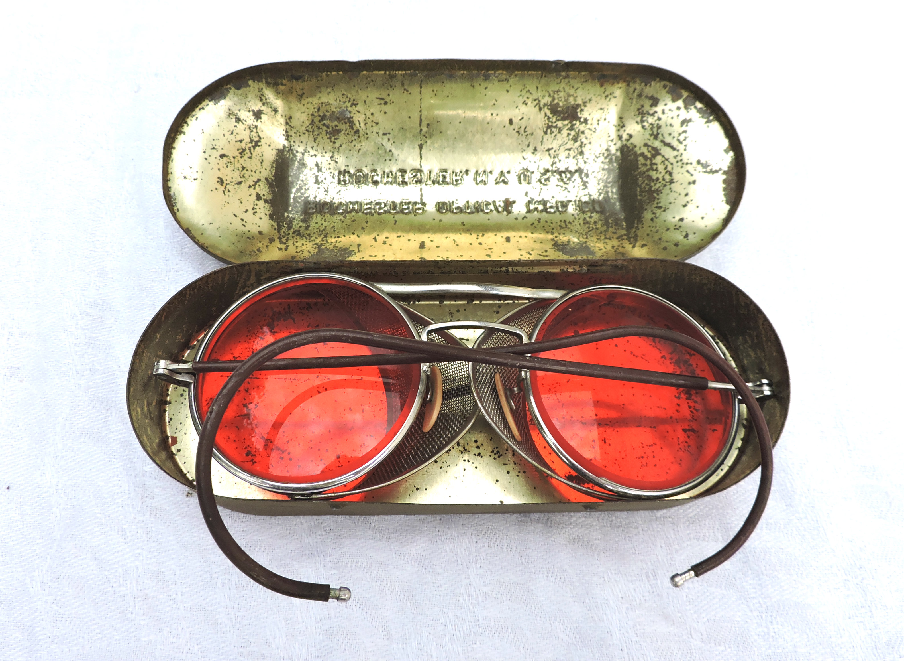 Lunettes d&#039;accoutumance &agrave; l&#039;obscurit&eacute; &agrave; verres rouges  Rochester optical  USAAF