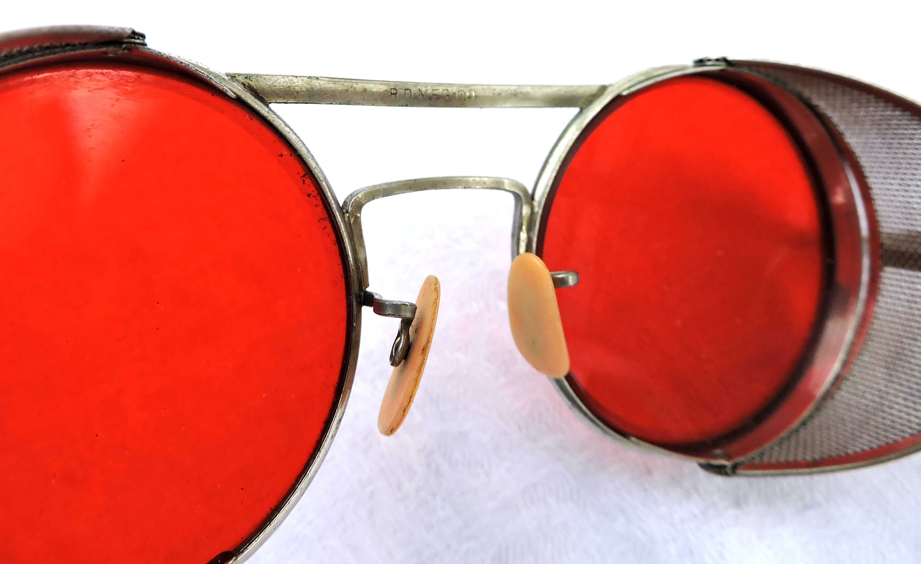 Lunettes d&#039;accoutumance &agrave; l&#039;obscurit&eacute; &agrave; verres rouges  Rochester optical  USAAF