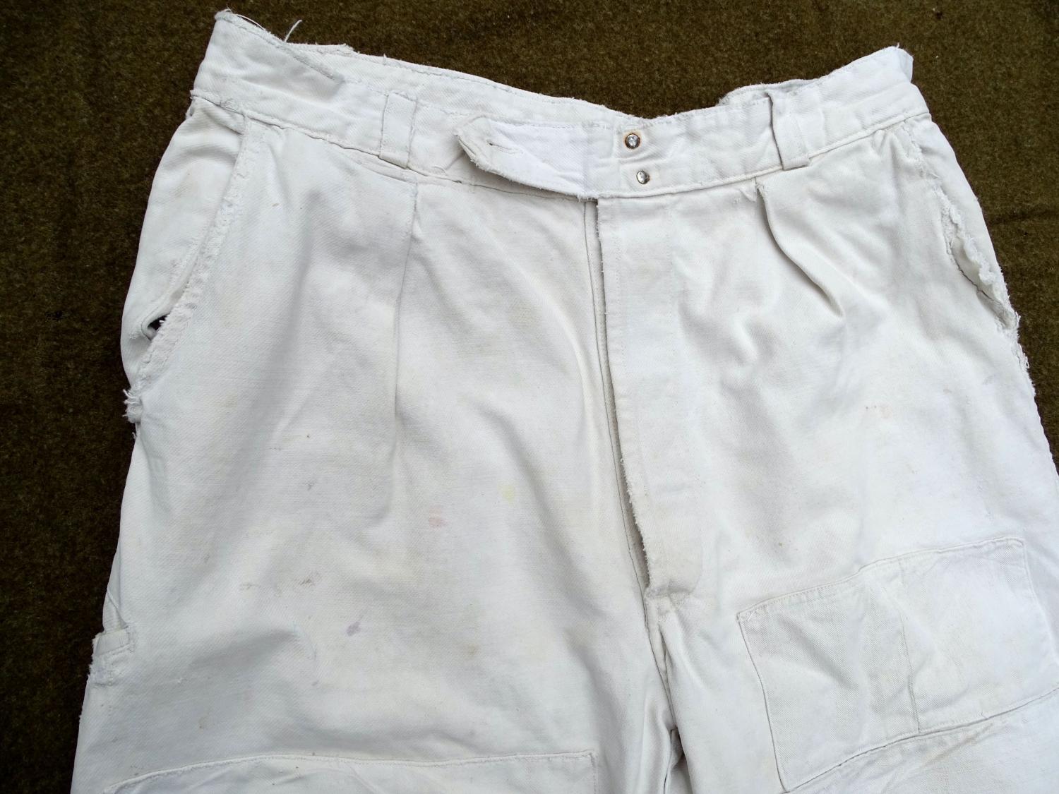 Pantalon de travail blanc. Adolphe Lafont