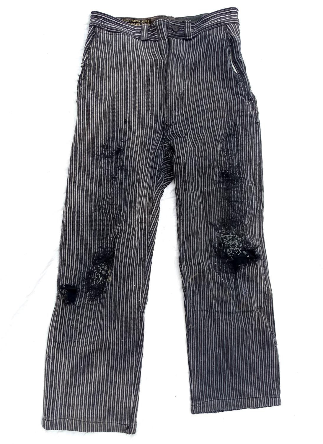 Pantalon, toile rayée. Le populaire, années 40.