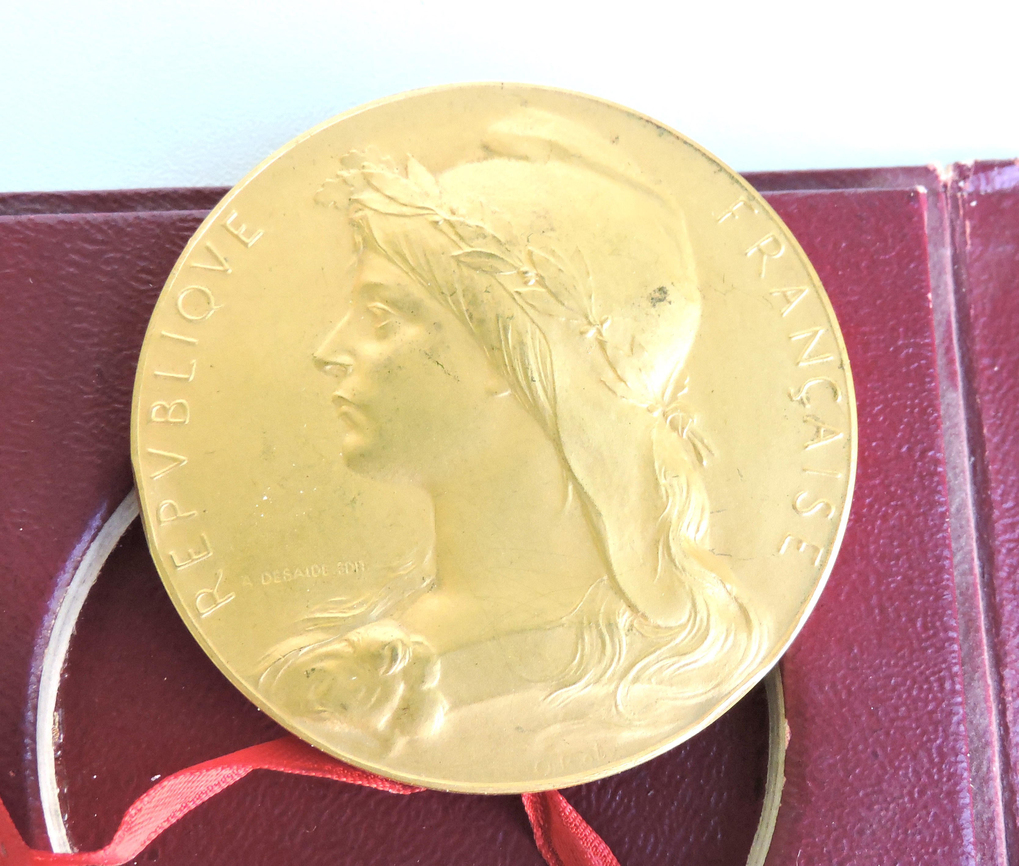 M&eacute;daille en bronze dor&eacute; VIII&deg; Olympiade Paris 1924 Jeux olympiques