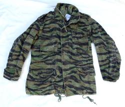 M-65 coat. Camo tiger stripe  Medium regular