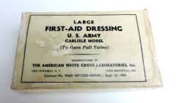 Large First-Aid dressing Carlisle model  Carton parafin&eacute; American White Cross