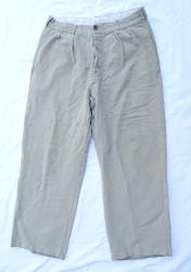 Pantalon sur le mod&egrave;le Chino, pour l&#039;Indochine